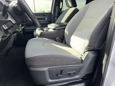 2024 RAM 3500 Big Horn Crew Cab 4x4 8' Box