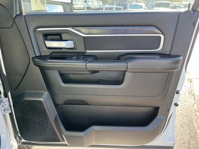 2024 RAM 3500 Big Horn Crew Cab 4x4 8' Box