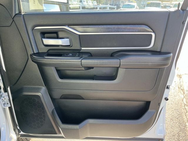 2024 RAM 3500 Big Horn Crew Cab 4x4 8' Box