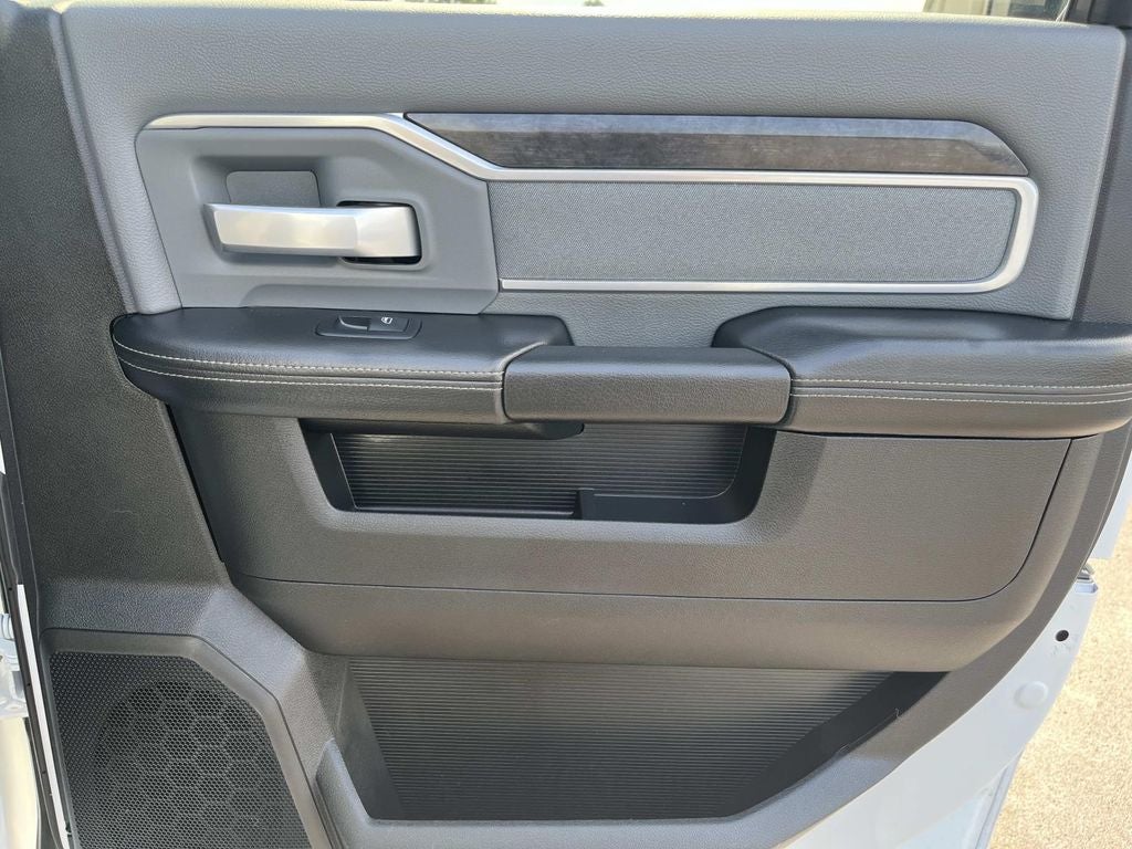 2022 RAM 3500 Big Horn Crew Cab 4x4 8' Box