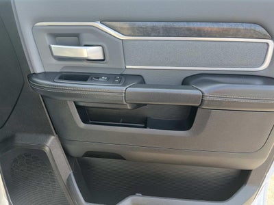 2022 RAM 3500 Big Horn Crew Cab 4x4 8' Box