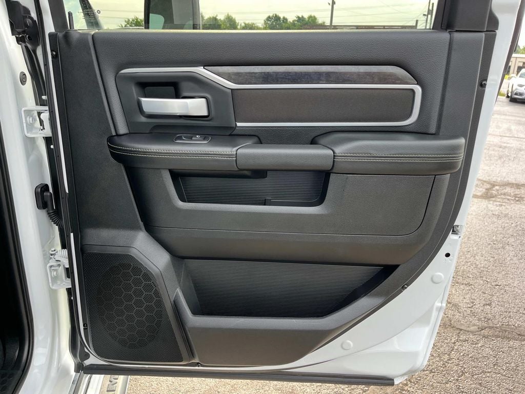 2024 RAM 3500 Big Horn Crew Cab 4x4 8' Box
