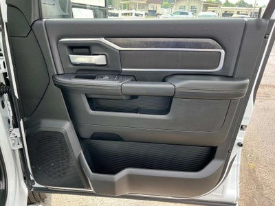 2024 RAM 3500 Big Horn Crew Cab 4x4 8' Box