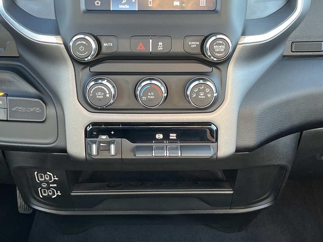 2024 RAM 3500 Big Horn Crew Cab 4x4 8' Box