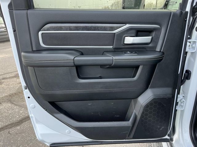 2024 RAM 3500 Big Horn Crew Cab 4x4 8' Box