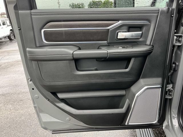 2026 RAM 3500 RAM 3500 LARAMIE CREW CAB 4X4 8' BOX