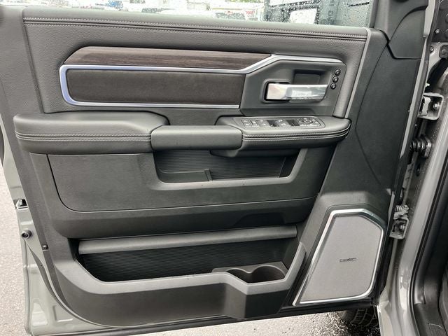 2026 RAM 3500 RAM 3500 LARAMIE CREW CAB 4X4 8' BOX