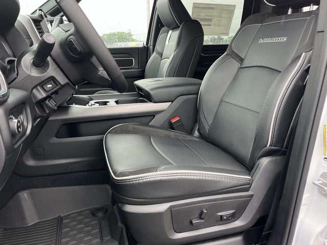2026 RAM 3500 RAM 3500 LARAMIE CREW CAB 4X4 8' BOX
