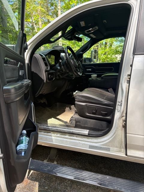 2020 RAM 3500 Laramie Crew Cab 4x4 8' Box