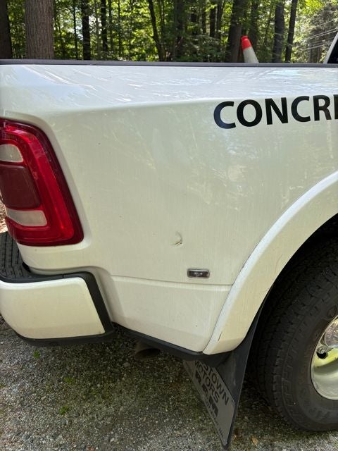 2020 RAM 3500 Laramie Crew Cab 4x4 8' Box