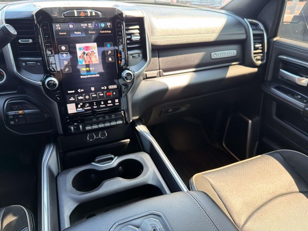 2023 RAM 3500 Laramie Crew Cab 4x4 8' Box