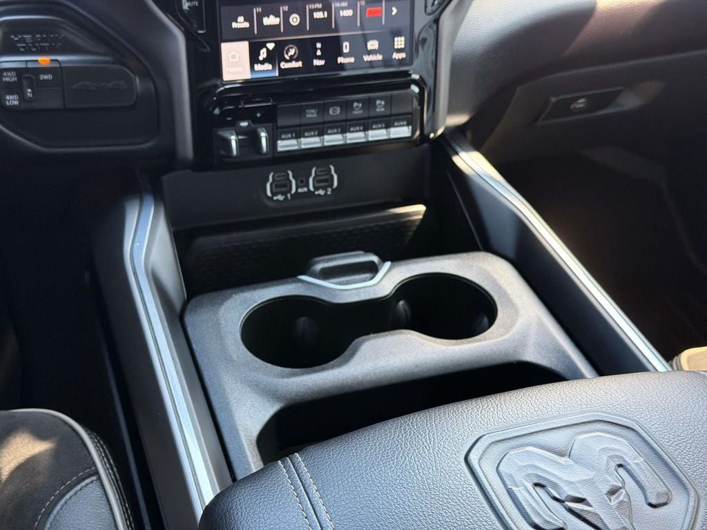 2023 RAM 3500 Laramie Crew Cab 4x4 8' Box