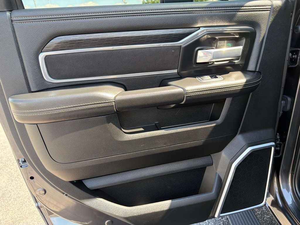 2023 RAM 3500 Laramie Crew Cab 4x4 8' Box