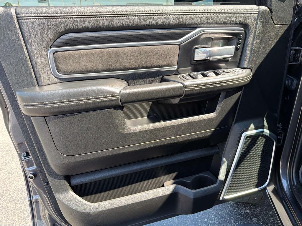 2023 RAM 3500 Laramie Crew Cab 4x4 8' Box