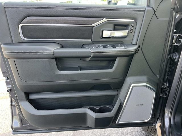 2026 RAM 3500 RAM 3500 LARAMIE CREW CAB 4X4 8' BOX
