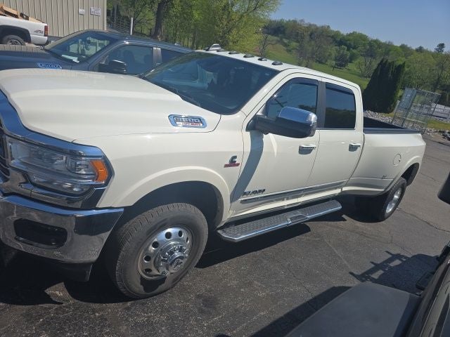 2022 RAM 3500 Limited Crew Cab 4x4 8' Box