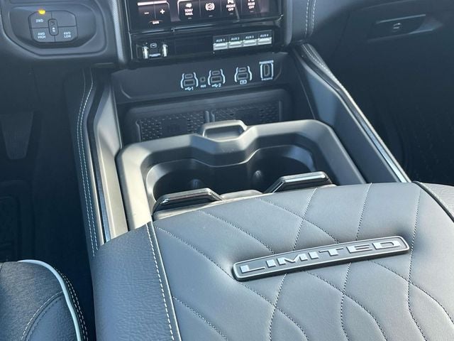 2026 RAM 3500 RAM 3500 LIMITED CREW CAB 4X4 8' BOX