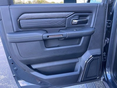 2026 RAM 3500 RAM 3500 LIMITED CREW CAB 4X4 8' BOX