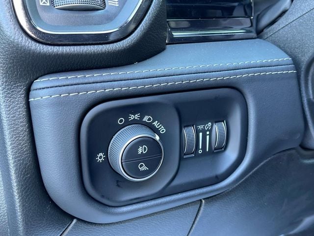 2026 RAM 3500 RAM 3500 LIMITED CREW CAB 4X4 8' BOX