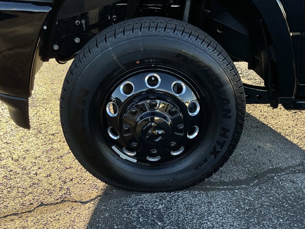 2027 RAM 3500 RAM 3500 LIMITED CREW CAB 4X4 8' BOX