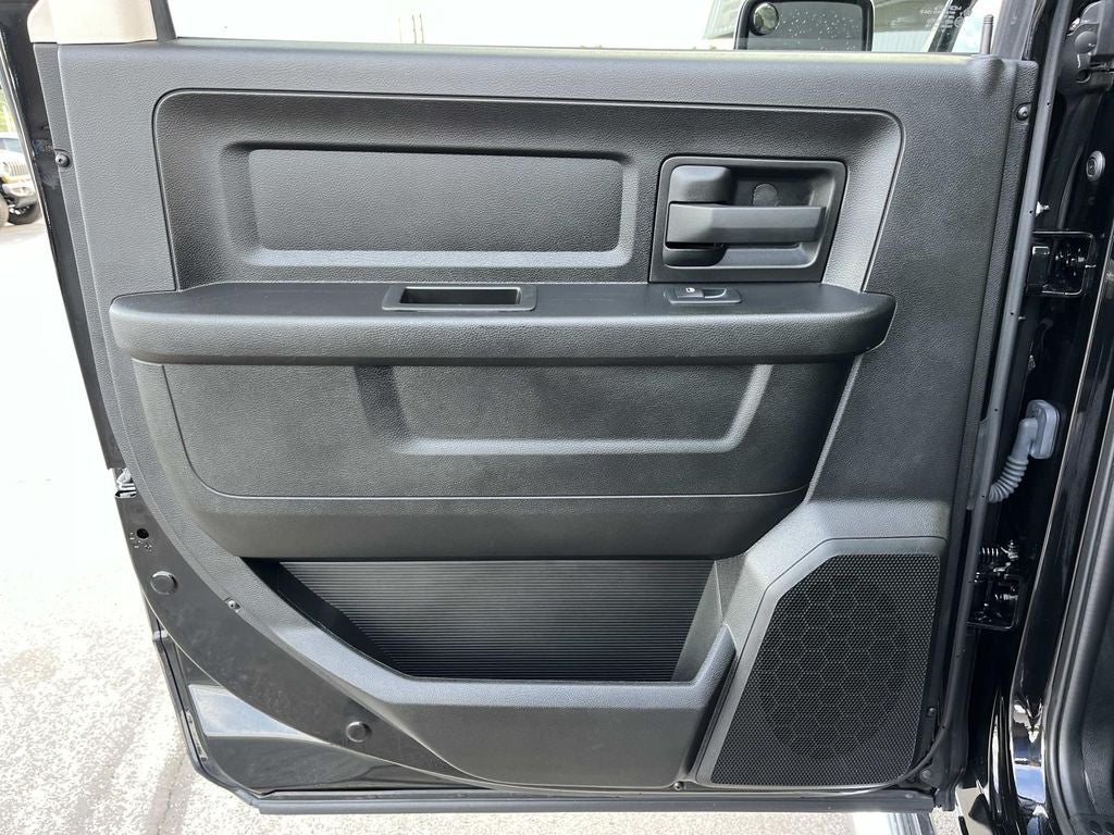 2023 RAM 1500 Classic Tradesman Crew Cab 4x4 5'7' Box