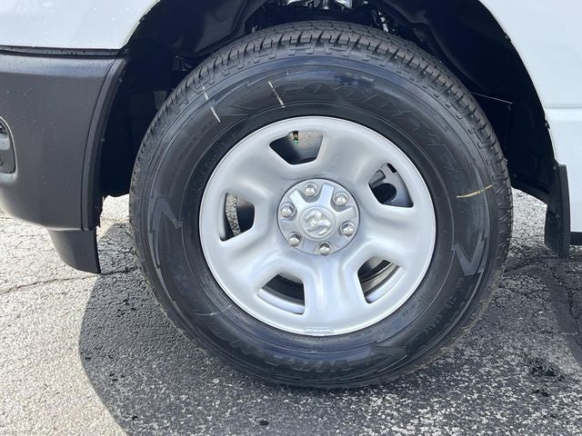 2026 RAM 1500 RAM 1500 TRADESMAN CREW CAB 4X4 5'7' BOX