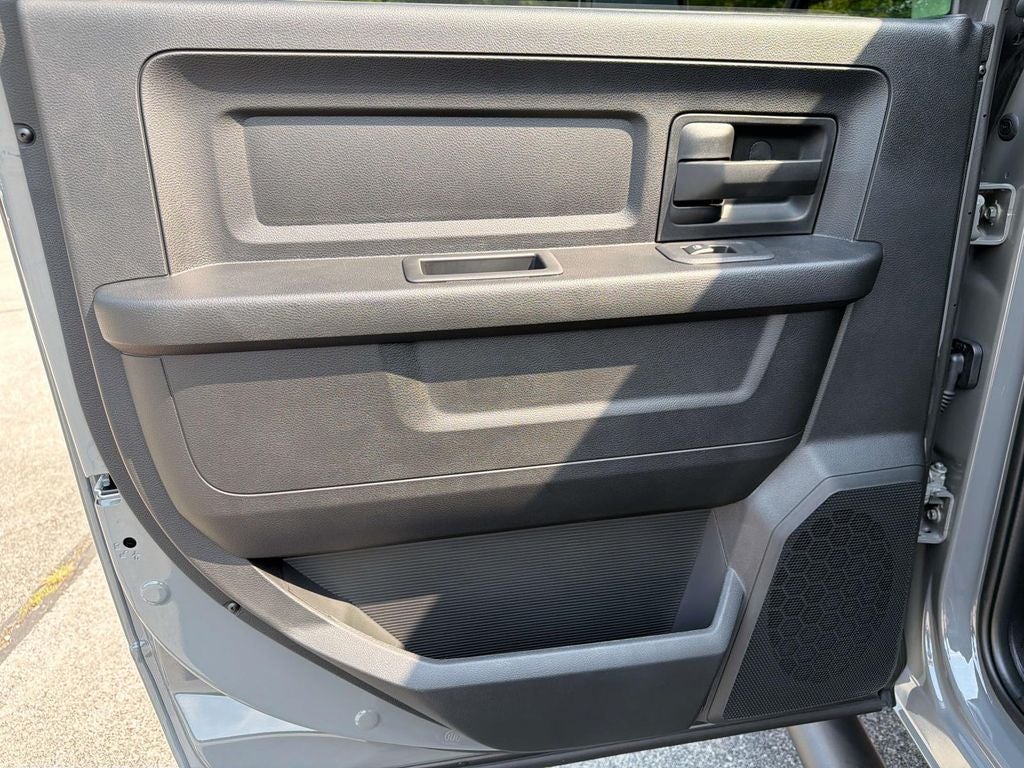 2026 RAM 2500 RAM 2500 BLACK EXPRESS CREW CAB 4X4 6'4' BOX