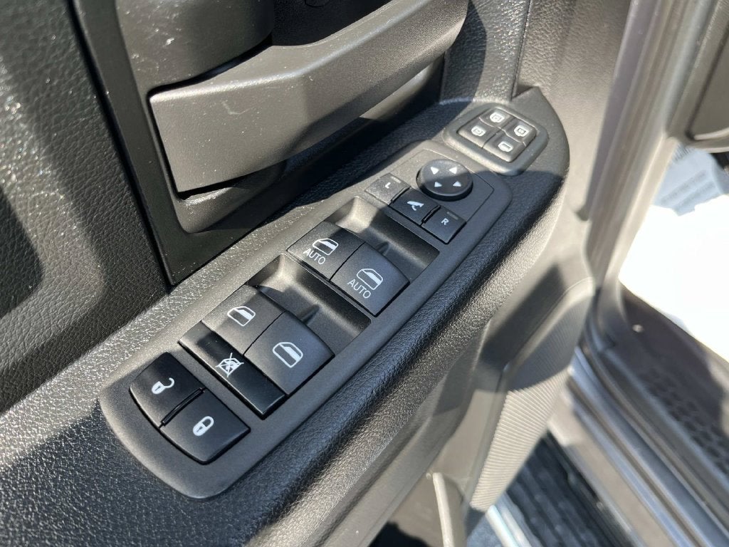 2024 RAM 2500 Tradesman Crew Cab 4x4 6'4' Box