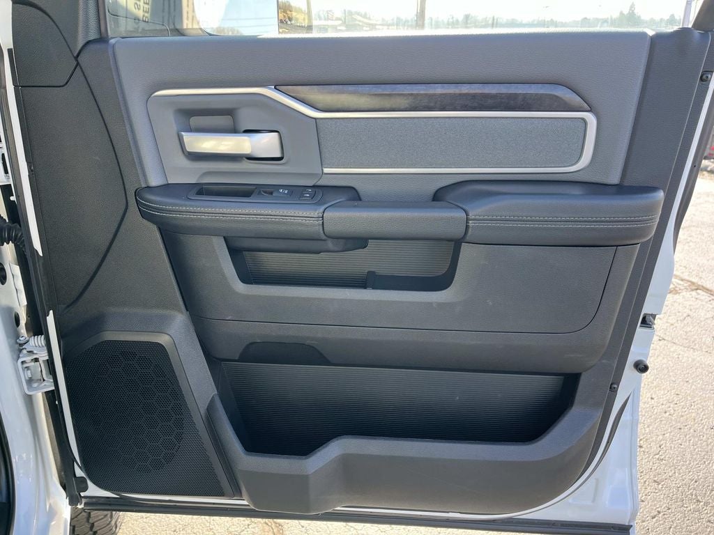 2022 RAM 2500 Big Horn Crew Cab 4x4 6'4' Box