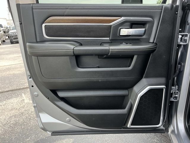 2024 RAM 2500 Laramie Crew Cab 4x4 6'4' Box