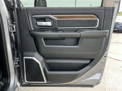 2024 RAM 2500 Laramie Crew Cab 4x4 6'4' Box