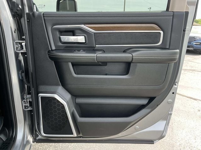 2024 RAM 2500 Laramie Crew Cab 4x4 6'4' Box