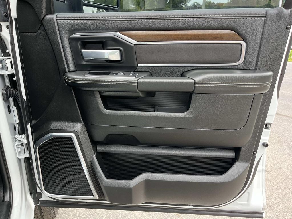 2024 RAM 2500 Laramie Crew Cab 4x4 6'4' Box