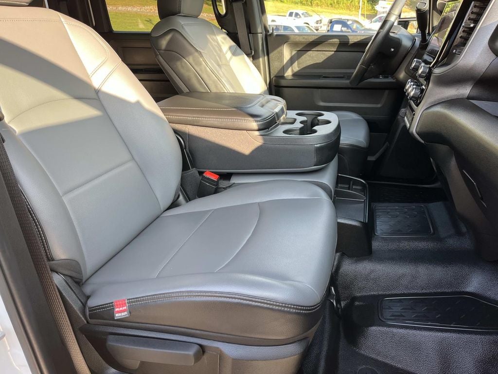 2026 RAM 4500HD Tradesman/Big Horn