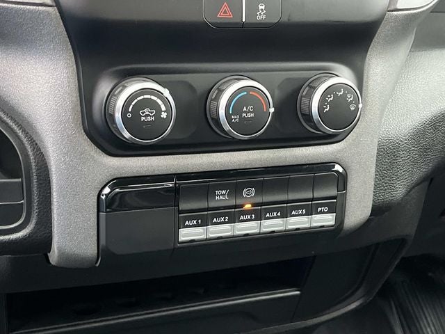 2023 RAM 5500HD Tradesman/SLT
