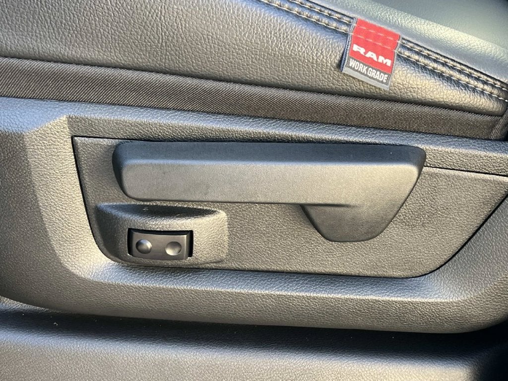 2026 RAM 5500HD Tradesman/Big Horn