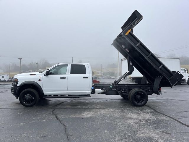 2026 RAM 5500HD RAM 5500 TRADESMAN CHASSIS CREW CAB 4X4 84' CA