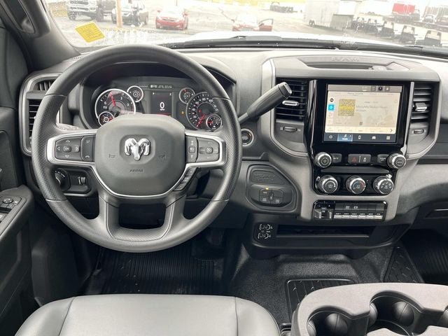 2026 RAM 5500HD RAM 5500 TRADESMAN CHASSIS CREW CAB 4X4 84' CA
