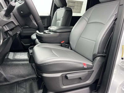 2026 RAM 5500HD RAM 5500 TRADESMAN CHASSIS CREW CAB 4X4 84' CA