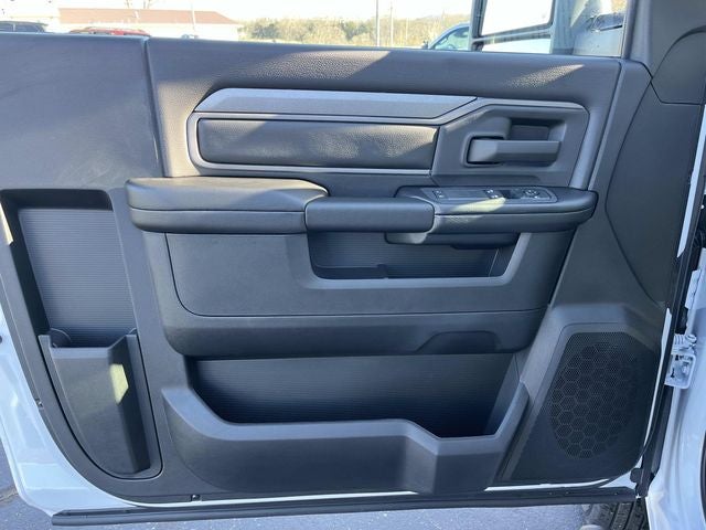2026 RAM 3500 RAM 3500 TRADESMAN CHASSIS REGULAR CAB 4X4 60' CA