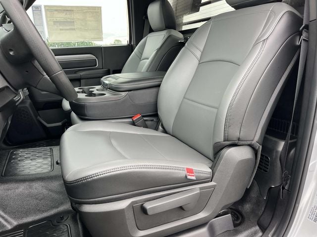 2026 RAM 3500 RAM 3500 TRADESMAN CHASSIS REGULAR CAB 4X4 60' CA