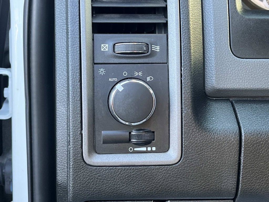 2018 RAM 3500 Tradesman/SLT/Laramie