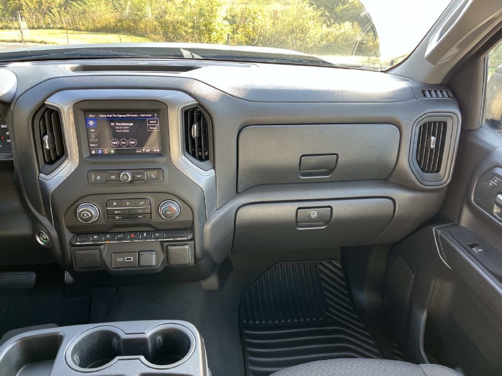 2024 Chevrolet Silverado 1500 2WD Crew Cab Short Bed Custom