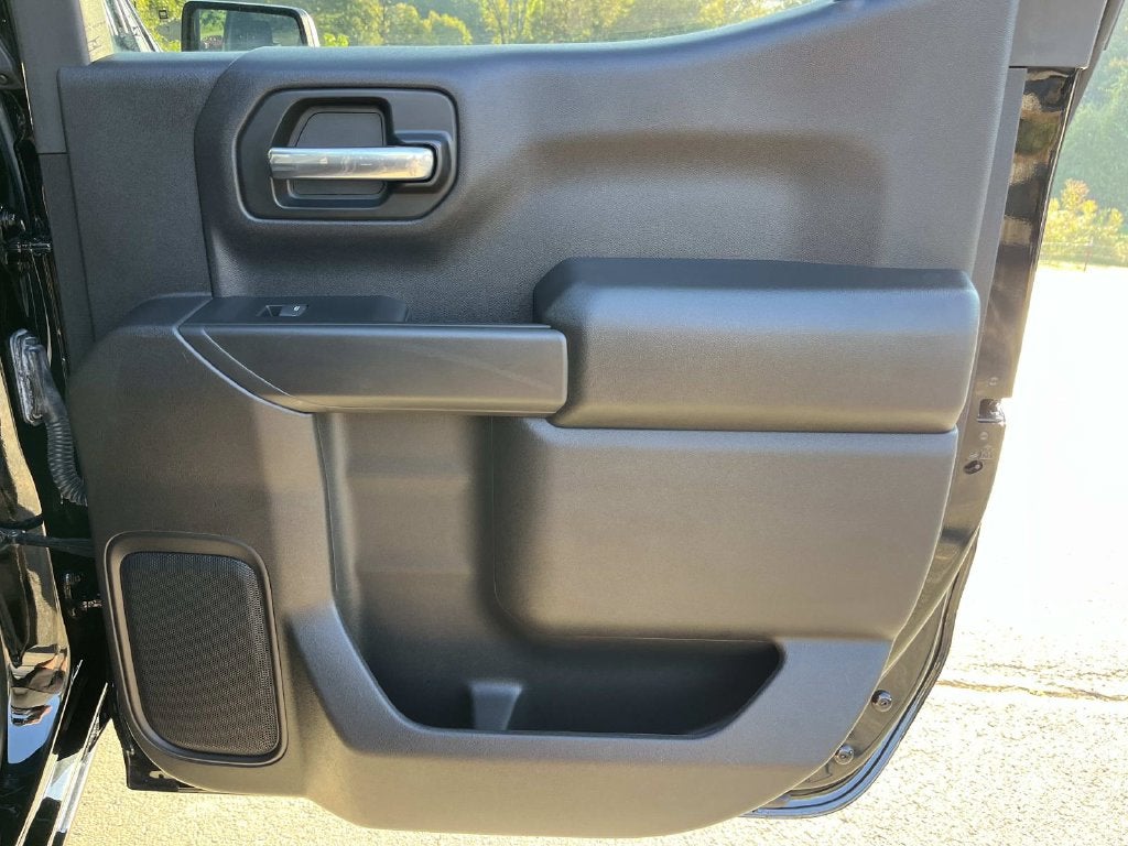 2024 Chevrolet Silverado 1500 2WD Crew Cab Short Bed Custom