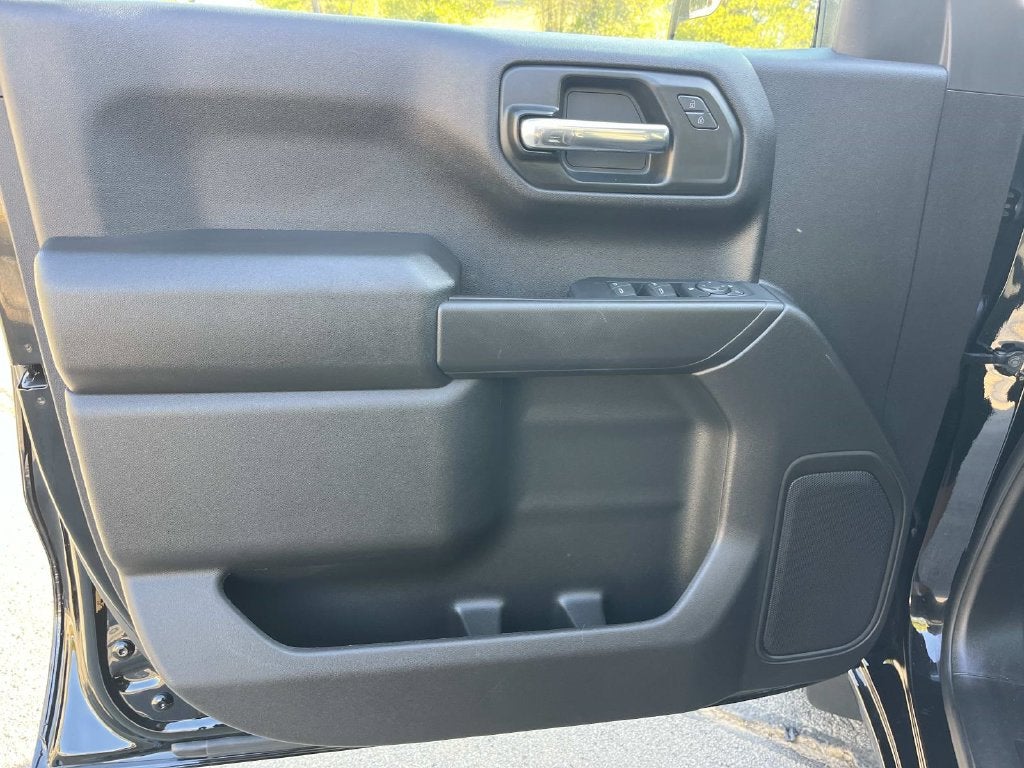 2024 Chevrolet Silverado 1500 2WD Crew Cab Short Bed Custom