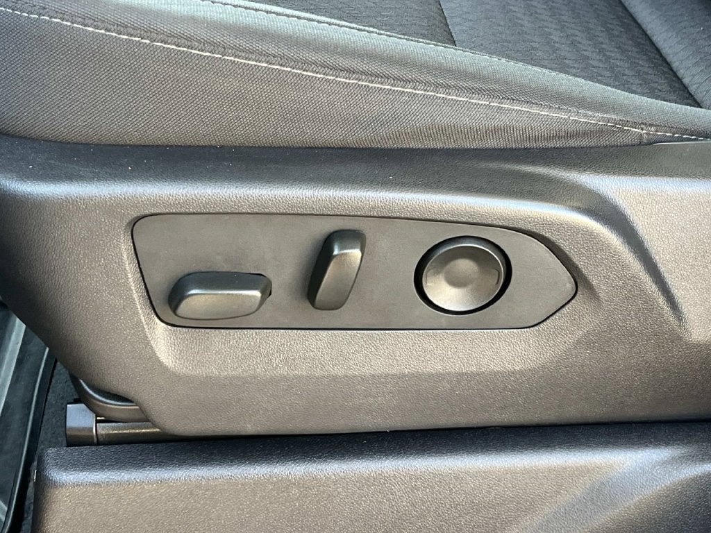 2024 Chevrolet Silverado 1500 2WD Crew Cab Short Bed Custom