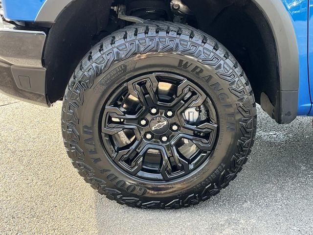 2023 Chevrolet Silverado 1500 4WD Crew Cab Short Bed ZR2