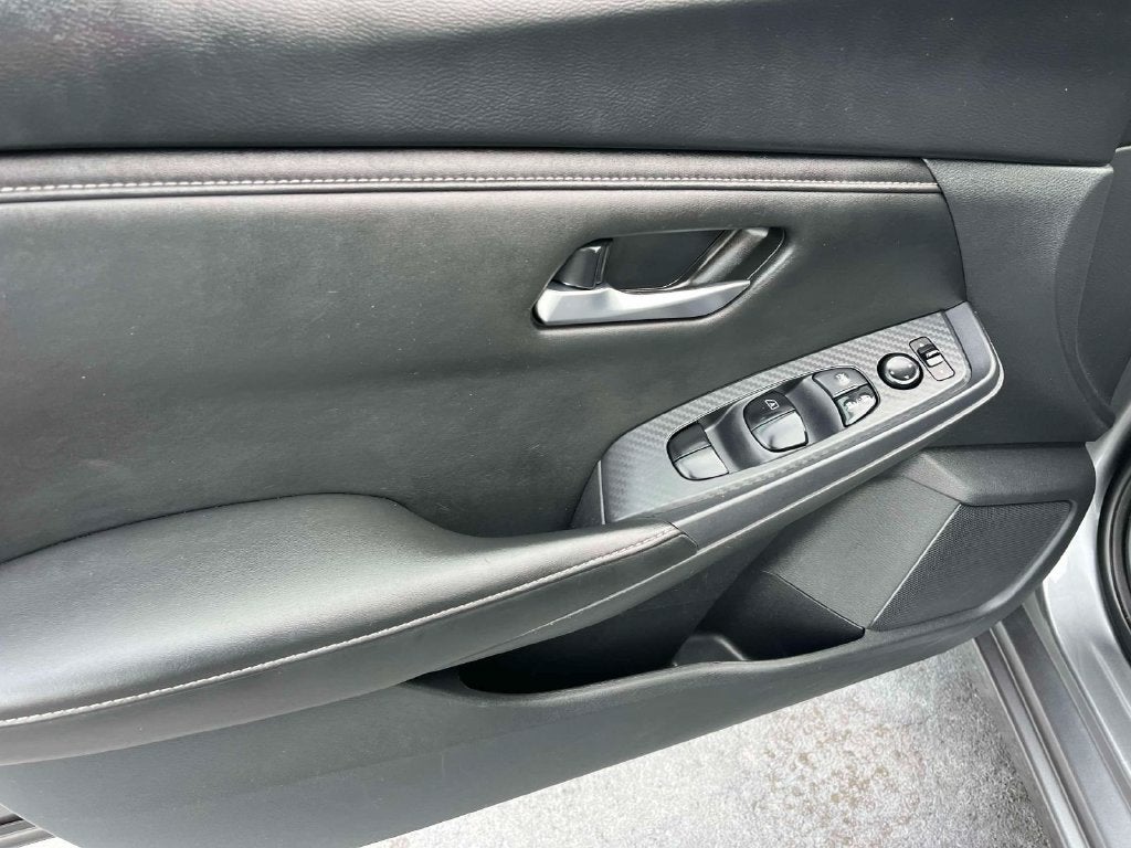 2023 Nissan Sentra SV Xtronic CVT