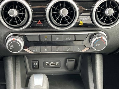 2024 Nissan Sentra SV Xtronic CVT