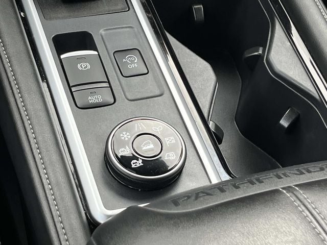 2025 Nissan Pathfinder SV 4WD
